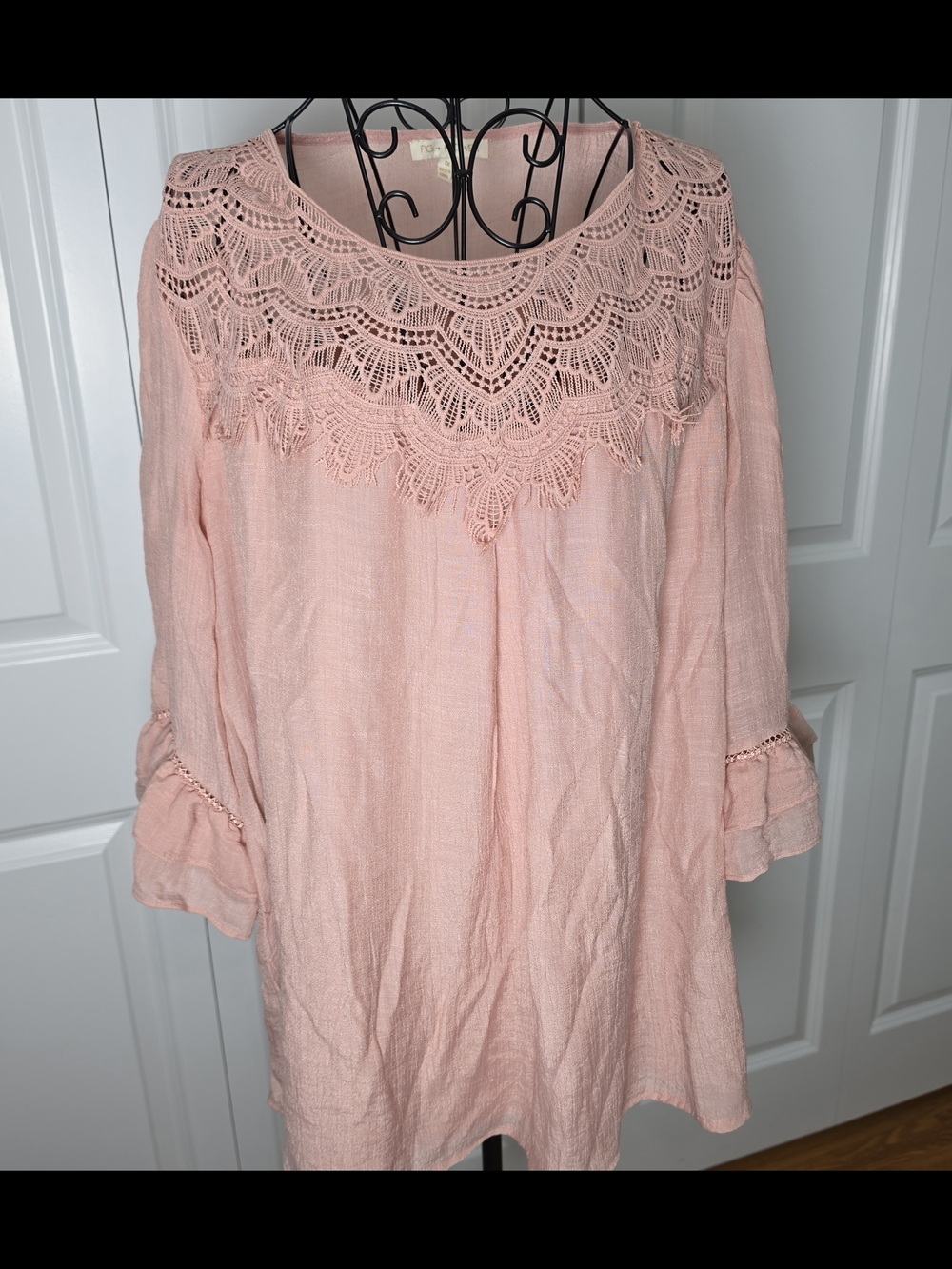 Fig & Flower Boho Lace Yoke Tunic 1X Pink Flowy Peasant Top